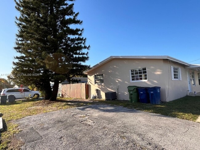 Building Photo - 200 SW 11th St