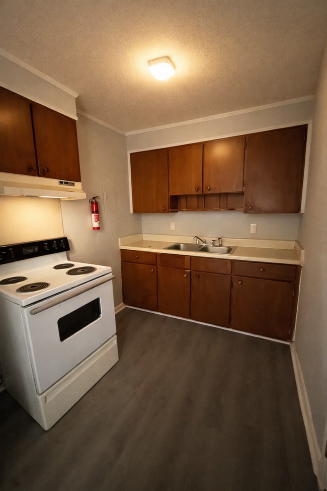 Building Photo - 408 Birchwood Dr