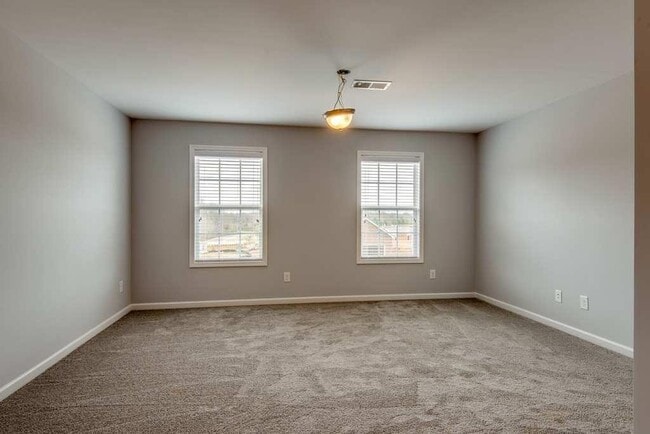 Building Photo - AVAILABLE NOW!    Beautiful 4 / 2 home in Fairview Station, completely refreshed and ready for yo...