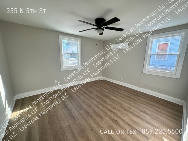 Building Photo - 355 N 5th St