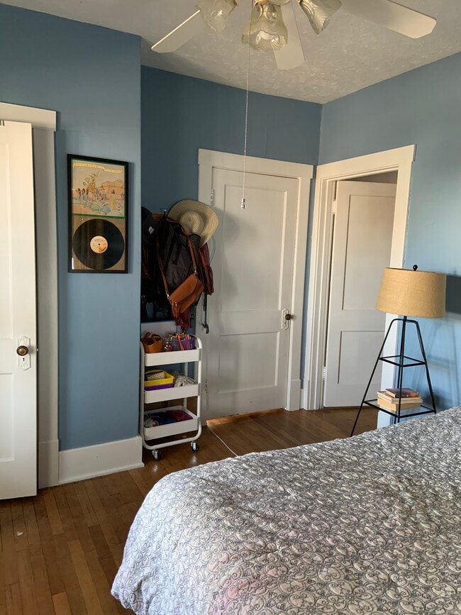 Building Photo - 4207 Barker Ave