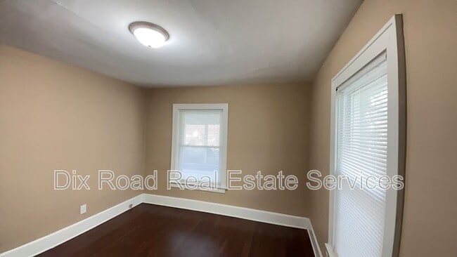 Building Photo - 717 N D St