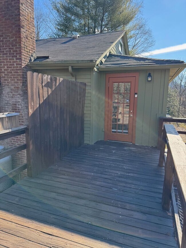 Building Photo - East AVL - Studio Apartment, Large Deck, Winter Views!