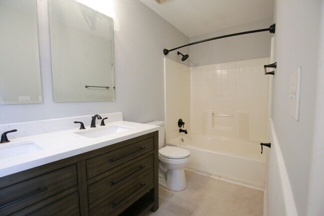 Building Photo - Available now. Beautiful fully renovated 3...