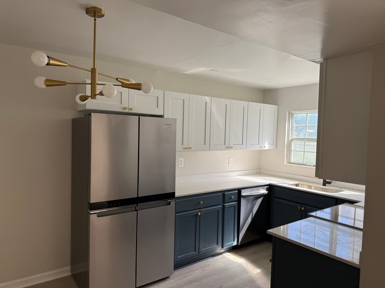 Kitchen - 114 Fort Evans Rd NE