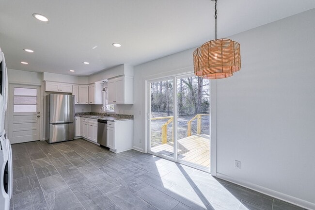Building Photo - 118 1st Ave