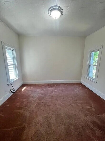 Building Photo - 78 Falcon St