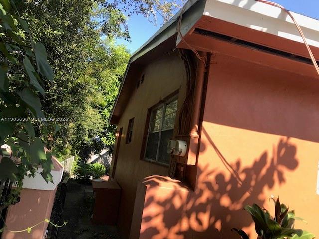 Building Photo - 311 NE 57th St