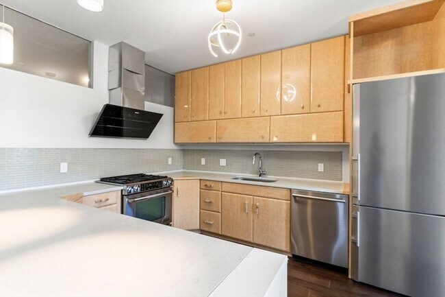 Building Photo - 43 Westland Ave