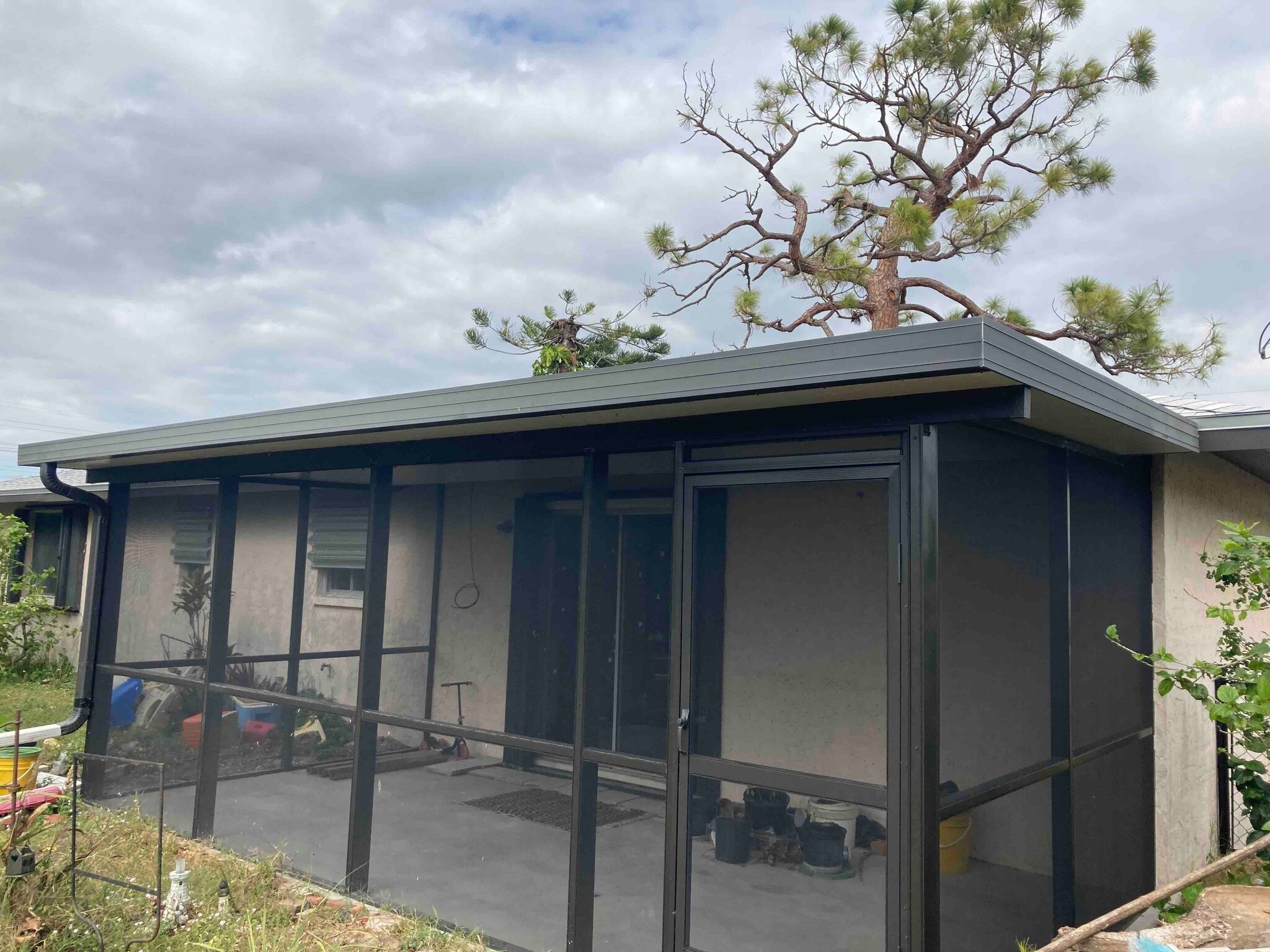 Building Photo - 501 NE 24th Pl