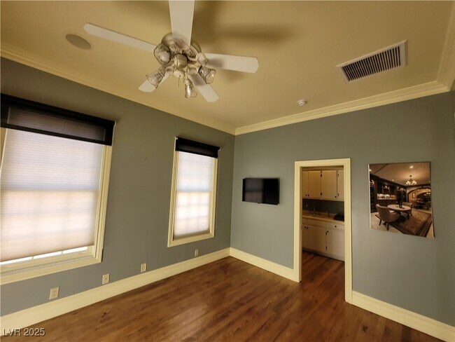 Building Photo - 5110 N Valadez St