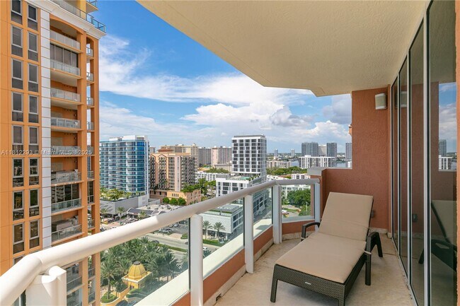 Building Photo - 17875 Collins Ave