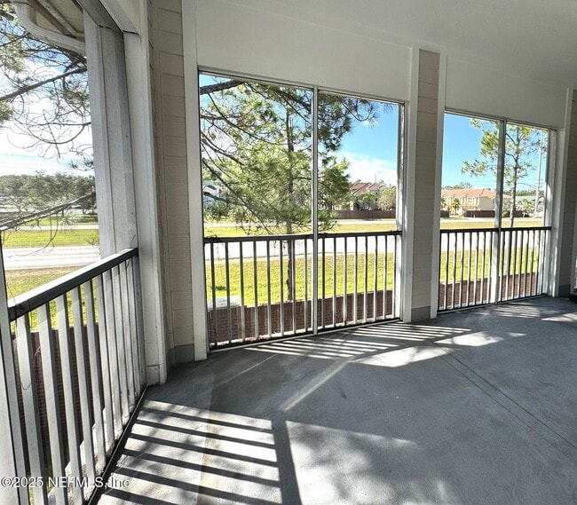 Building Photo - 2017 Pond Ridge Ct