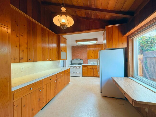 Building Photo - Welcome to your amazing coastal home above...