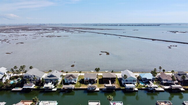 Building Photo - 1177 Sailfish St