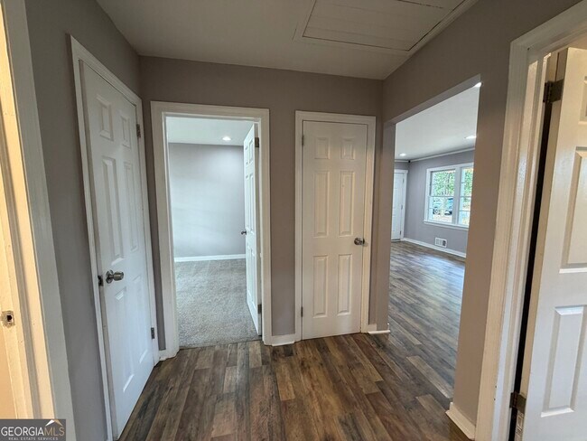 Building Photo - 109 Scarlett Dr