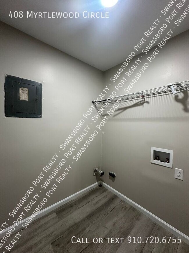 Building Photo - 408 Myrtlewood Cir