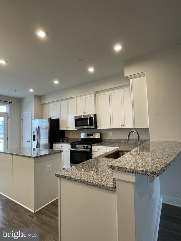 Building Photo - 6415 Ballenger Run Blvd