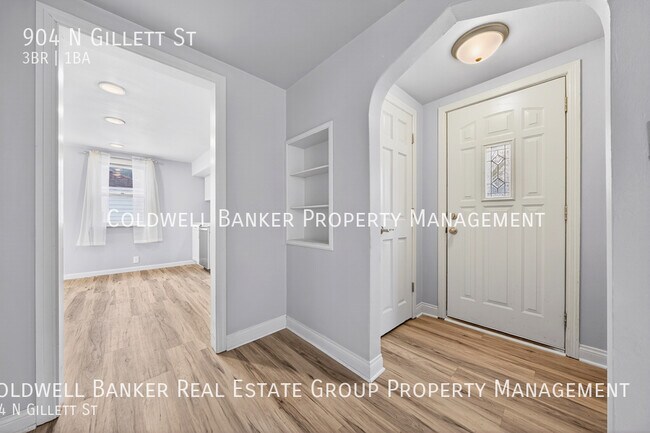 Building Photo - 904 N Gillett St