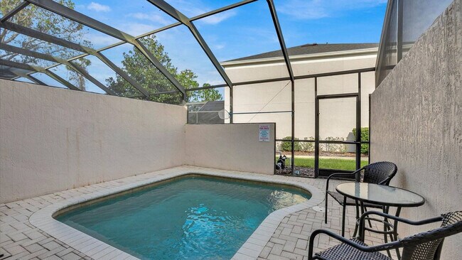Building Photo - 2326 Silver Palm Dr