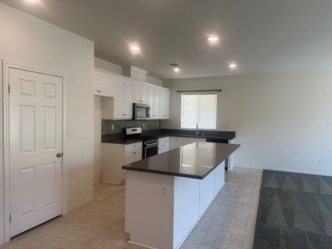 Building Photo - 4 Bed/2Bath, Solar Single-Story Home in Hidden Hills, Menifee