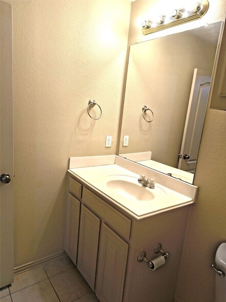 Building Photo - 5725 Swords Dr