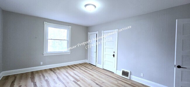 Building Photo - 1429 Hall Ave