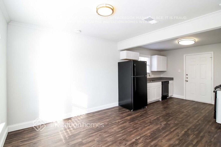 Building Photo - 403 E Standifer St