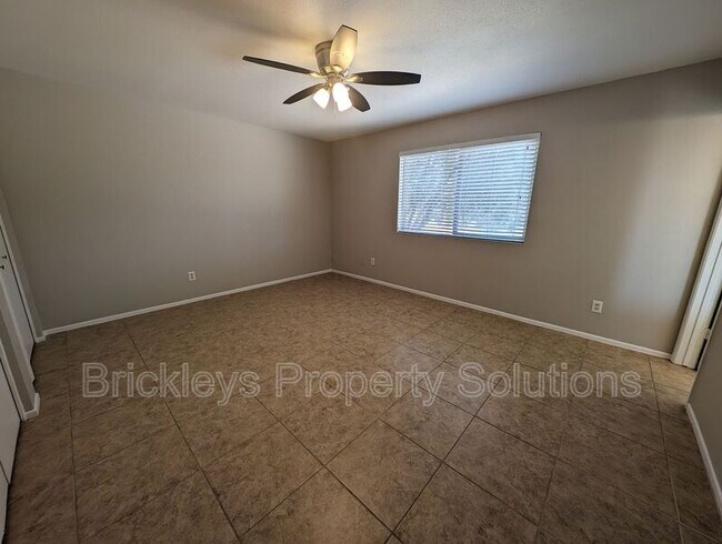 Building Photo - 2431 W Plata Ave