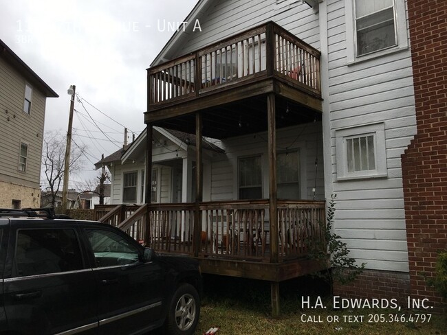 Building Photo - The Oaks Duplex