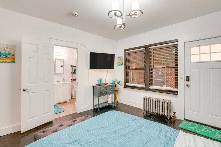 Building Photo - 318 Meeker Ave