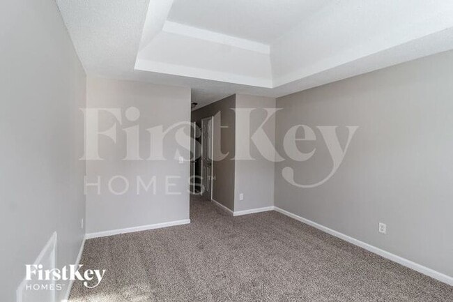 Building Photo - 670 Burtons Cove