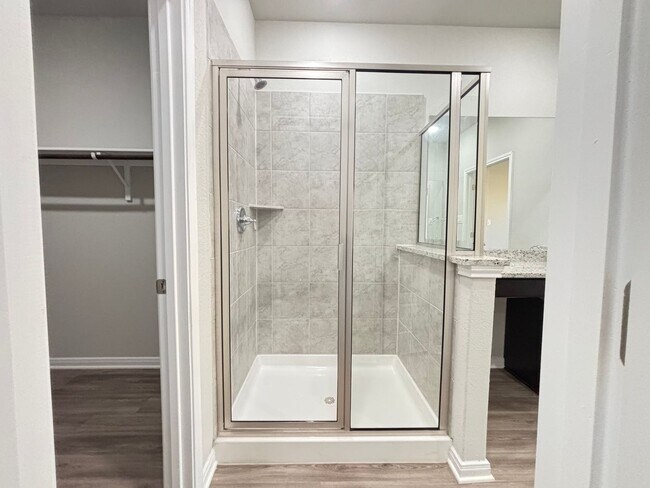 Building Photo - Luxury Living in the Heart of Cibolo!