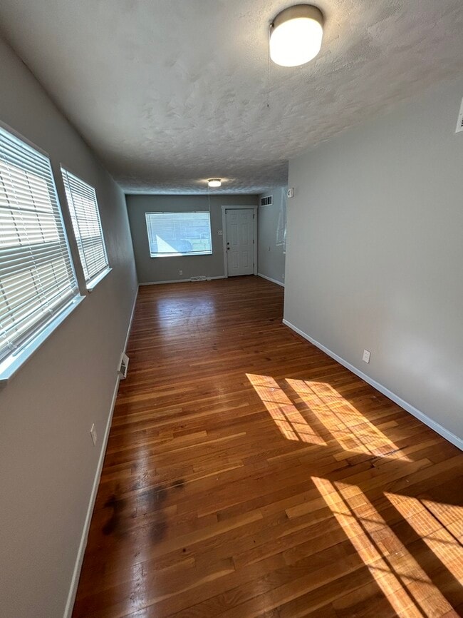 Building Photo - 225 Ben Nevis Rd