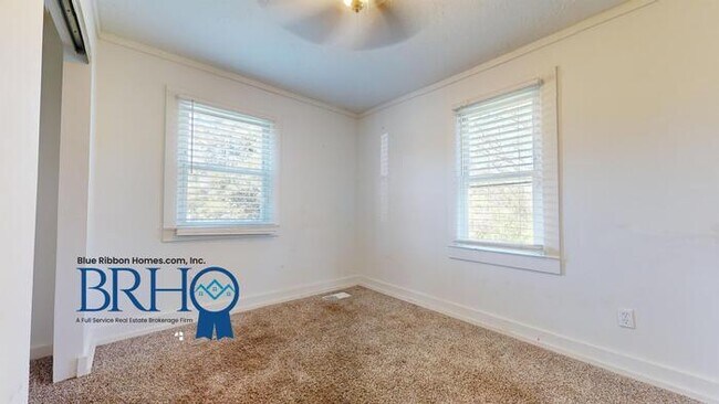 Building Photo - 3213 Shields Ave