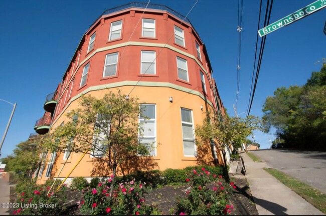 Building Photo - 2411 Brownsboro Rd