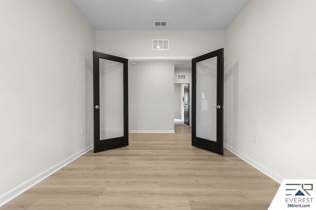 Building Photo - 249 Montgomery Ct