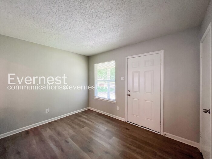 Building Photo - 5099 Corkwood Dr