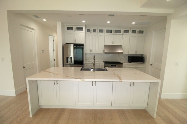 Building Photo - Brand New Custom Home with Ocean Views and...