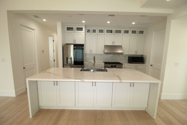 Building Photo - Oxnard Shores: Huge Rooftop Deck w/Ocean V...