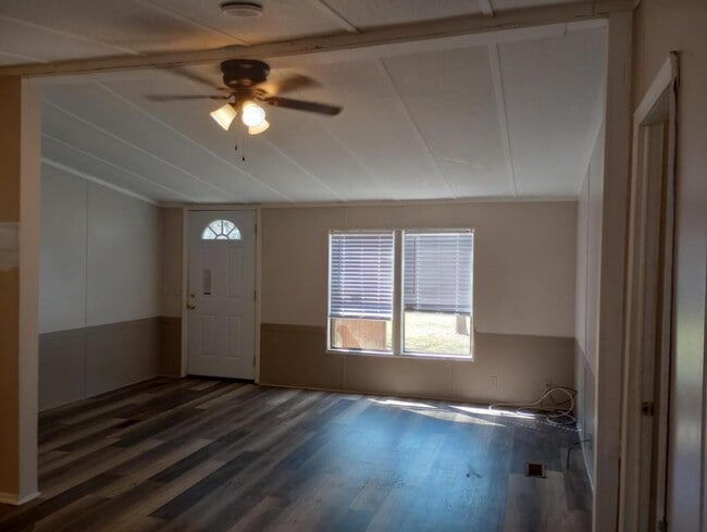 Building Photo - 88 Oak View Dr