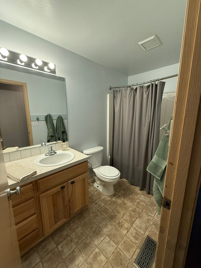 Building Photo - Taft Drive