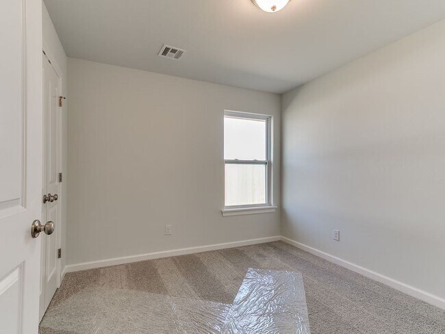 Building Photo - 1st Month Free - Stunning New Home!