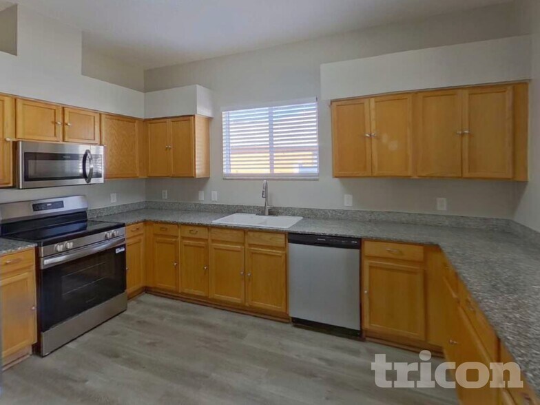 Building Photo - 12603 Longcrest Dr