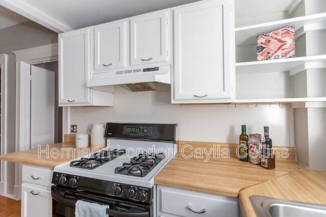 Building Photo - 2053 Alfred Ave