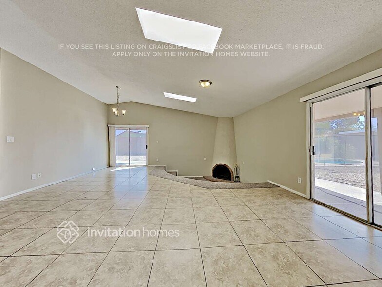 Building Photo - 5319 W Vogel Ave