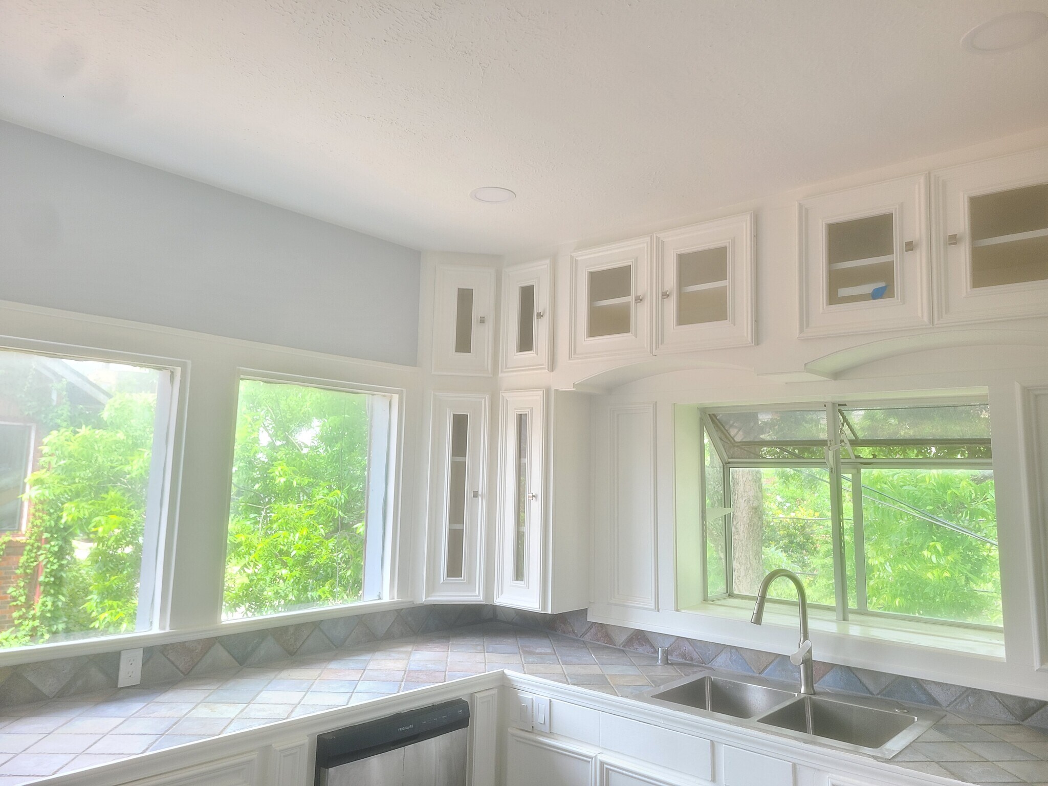 Kitchen - 4703 Chenevert St