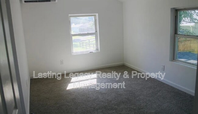 Building Photo - 275 Milling Rd