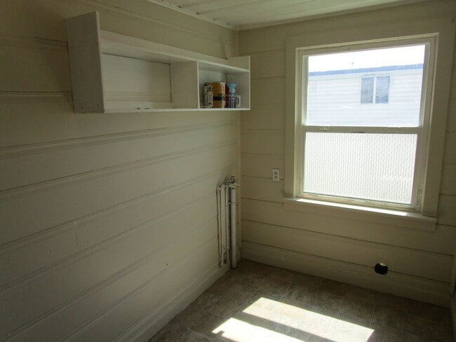 Building Photo - 0395