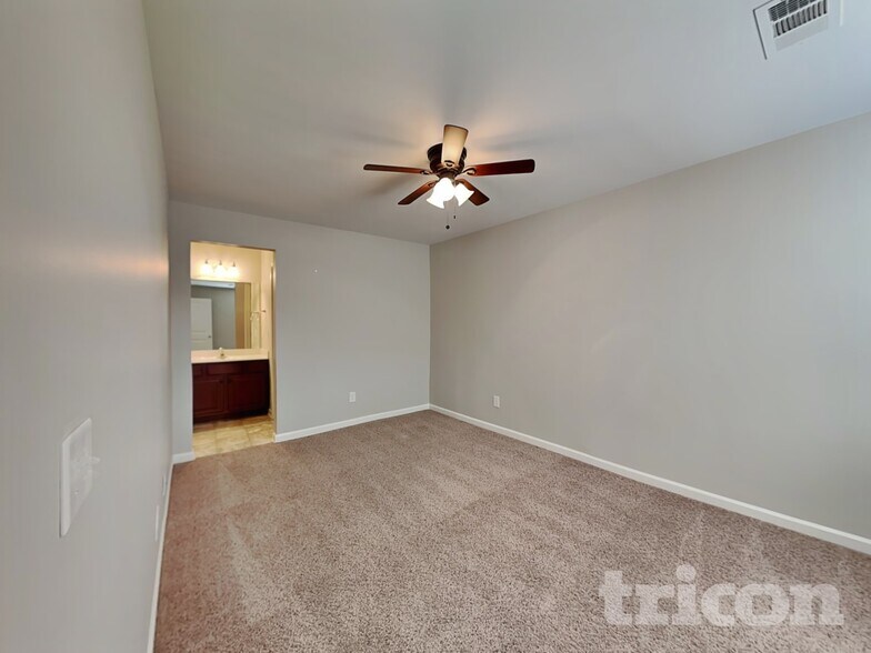 Building Photo - 2104 Bedford Bend
